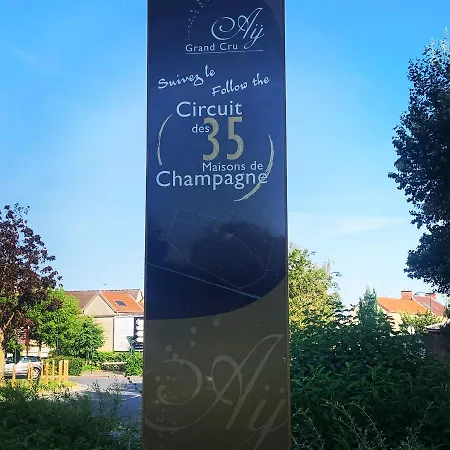 Champagne & Grand Cru Apartment Ay-Champagne