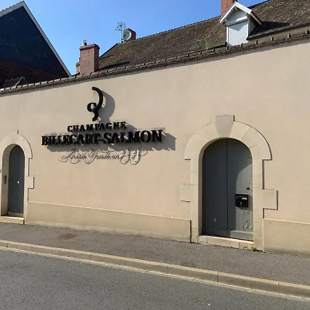 Champagne & Grand Cru Apartment *