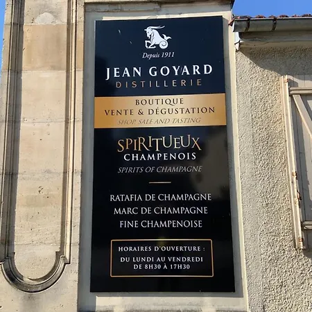 Champagne & Grand Cru Apartment *